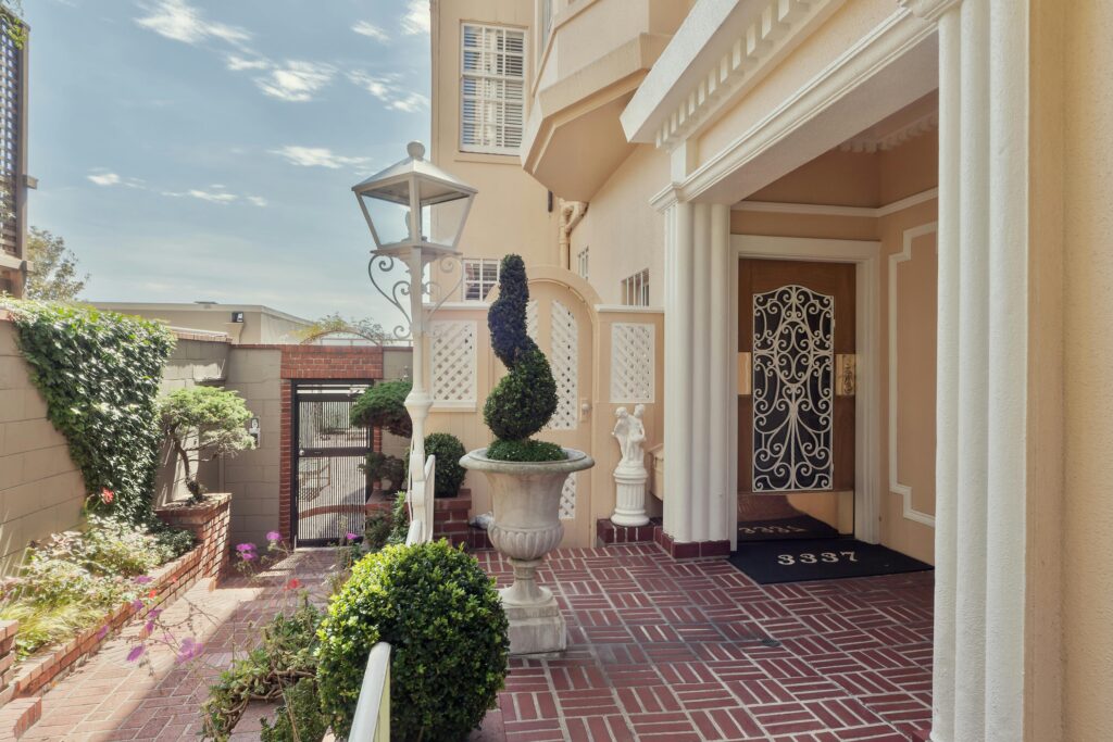 19 Amazing Before-and-After Home Exterior Remodel Ideas