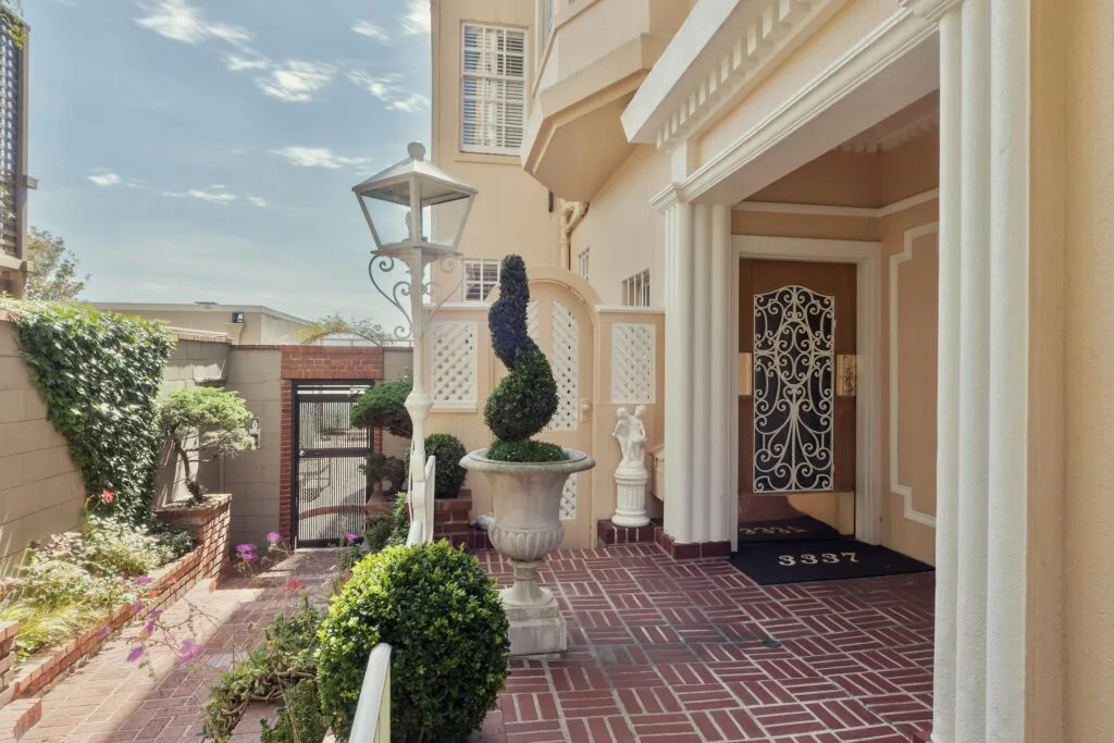 19 Amazing Before-and-After Home Exterior Remodel Ideas